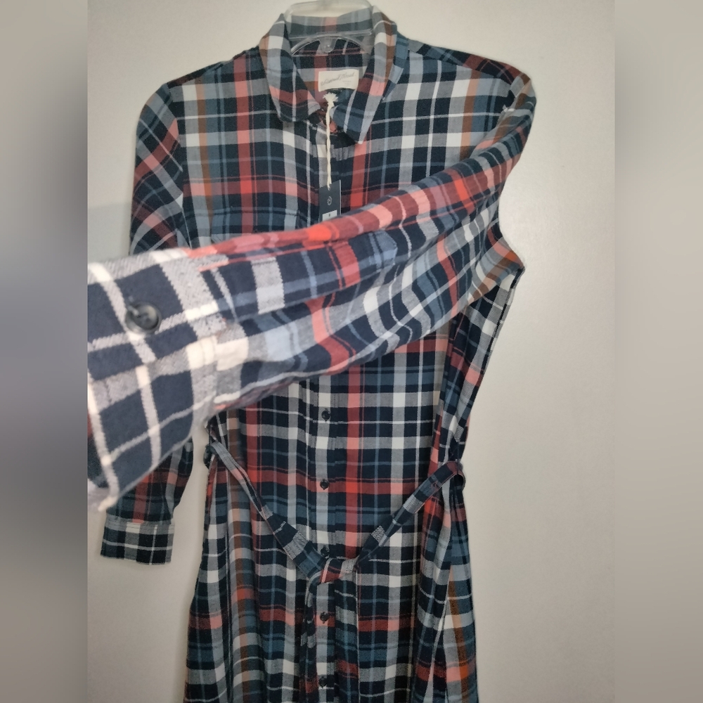 Universal Thread (Size M) Plaid Button Down LS Be… - image 4